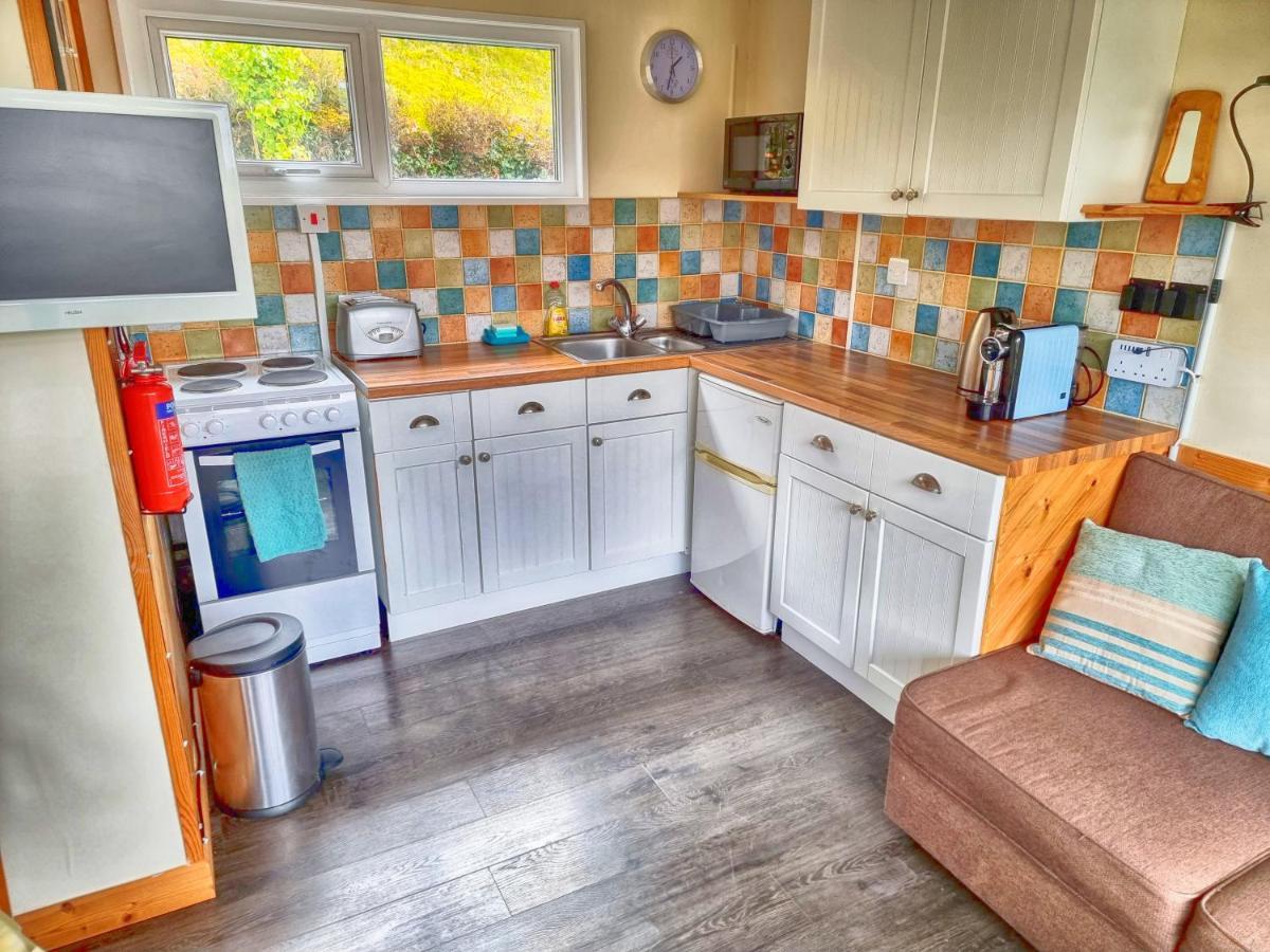 Caswell Beach Chalet 70 Located In Gower Peninsula Swansea Buitenkant foto