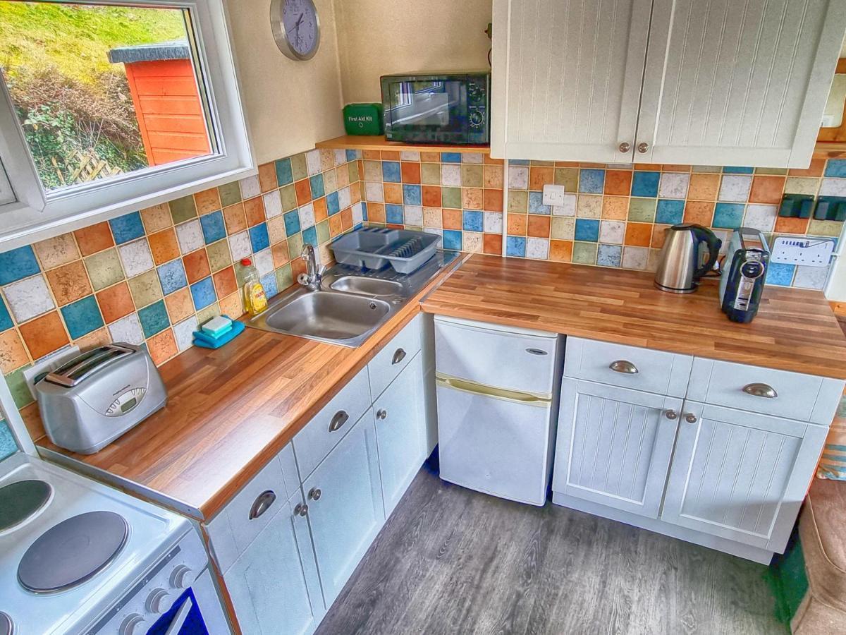 Caswell Beach Chalet 70 Located In Gower Peninsula Swansea Buitenkant foto